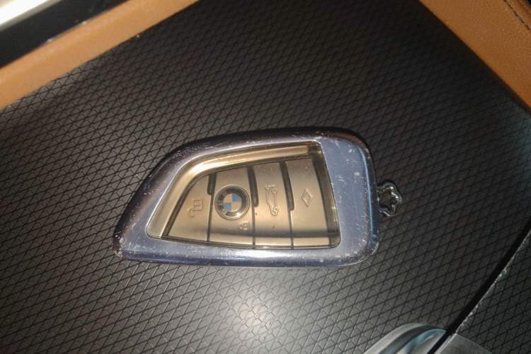 Used BMW 5 Series 2021 525i M Sport Package Vehicle Key