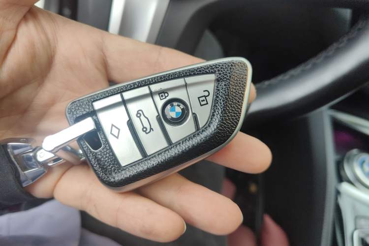 Used BMW 5 Series 2021 Restyled 530Li Luxury Edition M Sport Package Vehicle Key