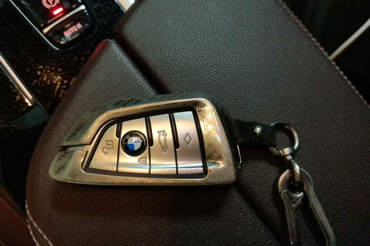 Used BMW 5 Series 2021 530Li Luxury Edition M Sport Package Vehicle Key