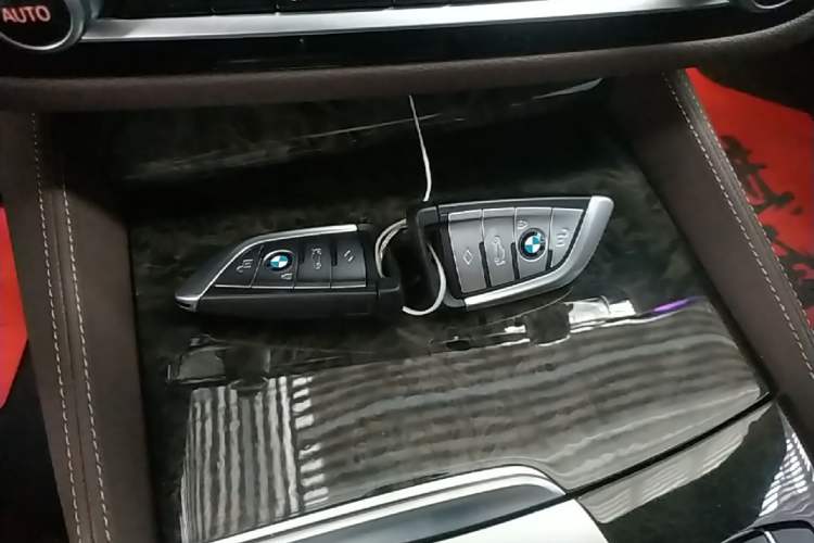 Used BMW 5 Series 2021 525Li M Sport Package Vehicle Key