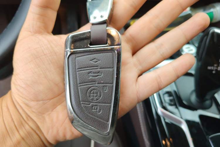 Used BMW 5 Series 2021 530Li xDrive Luxury Package Vehicle Key
