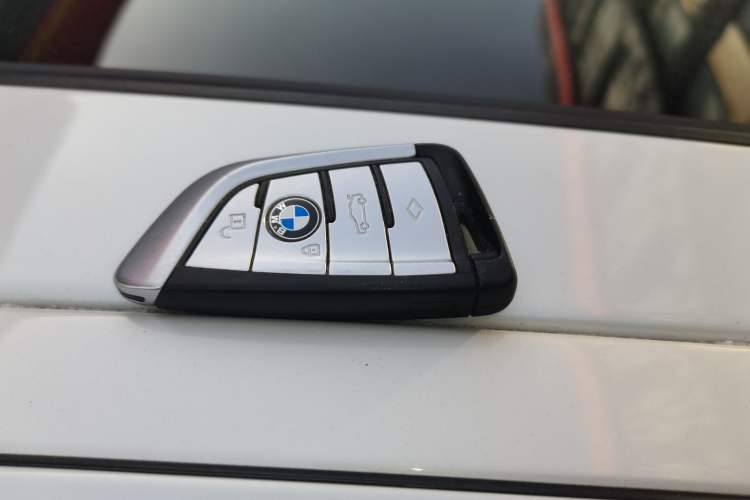 Used BMW 5 Series 2021 530Li xDrive Luxury Package Vehicle Key