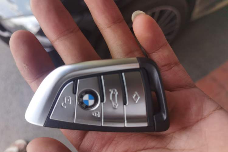 Used BMW 5 Series 2021 530i M Sport Package Vehicle Key