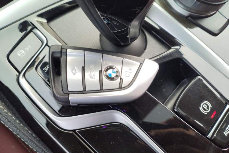 Used BMW 5 Series 2021 525Li Luxury Package Vehicle Key