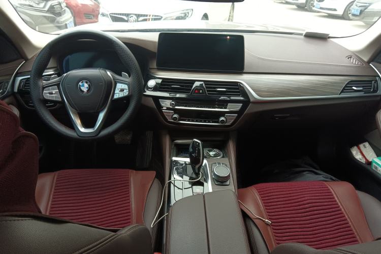 Used BMW 5 Series 2021 530Li xDrive Luxury Package Center Console