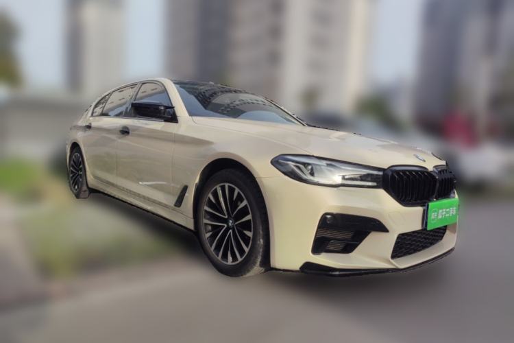 Used BMW 5 Series 2021 525Li Luxury Package Front Right 45 Deg