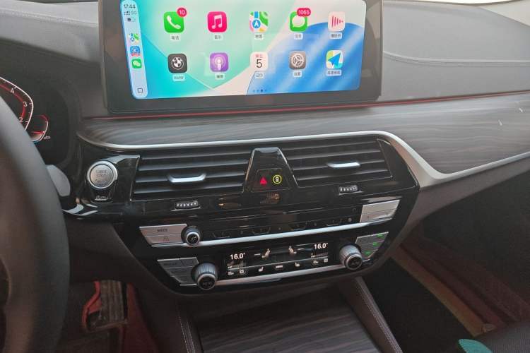 Used BMW 5 Series 2022 Updated 530Li Leading Edition Luxury Package Audio And AC Panel