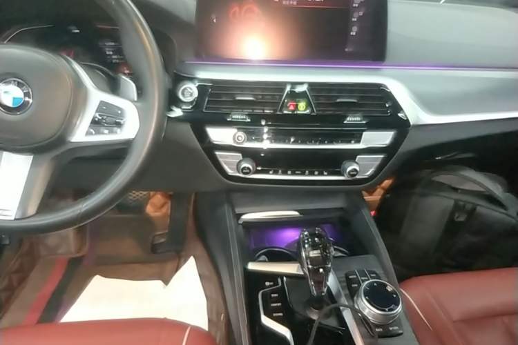 Used BMW 5 Series 2022 Revised Version 530Li xDrive M Sport Package Audio And AC Panel