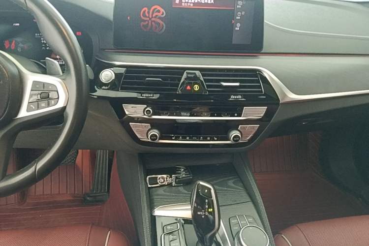 Used BMW 5 Series 2022 Restyled 530Li Leading Edition M Sport Package Audio And AC Panel