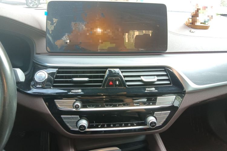 Used BMW 5 Series 2022 Second Facelift 530Li Leading Edition M Sport Package Audio And AC Panel