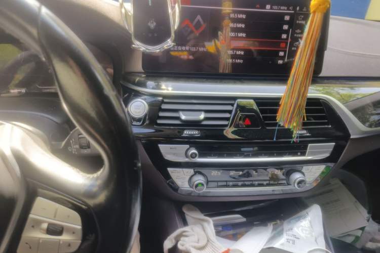 Used BMW 5 Series 2022 Restyled 525Li Luxury Package Audio And AC Panel