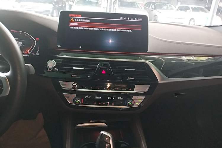 Used BMW 5 Series 2022 Second Facelift 525Li M Sport Package Audio And AC Panel