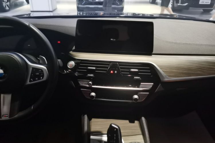 Used BMW 5 Series 2022 Restyled 530Li Leading Edition M Sport Package Audio And AC Panel