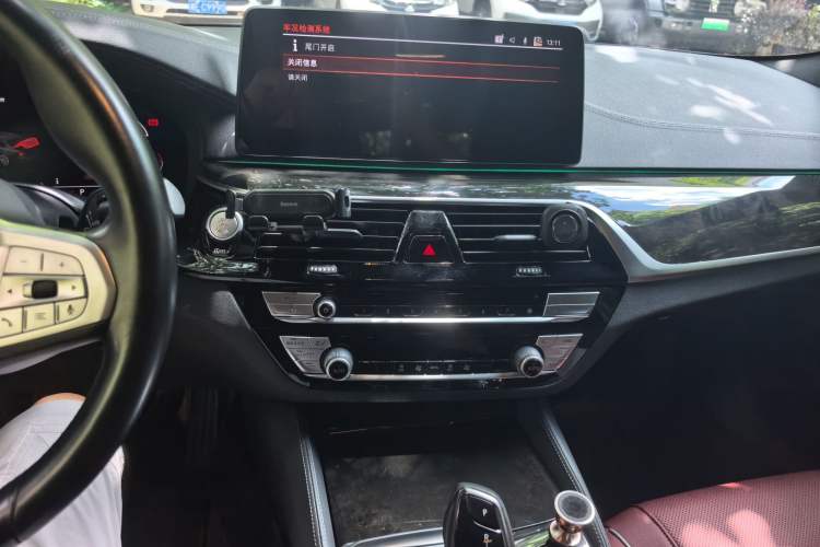 Used BMW 5 Series 2022 Second Facelift 525Li M Sport Package Audio And AC Panel