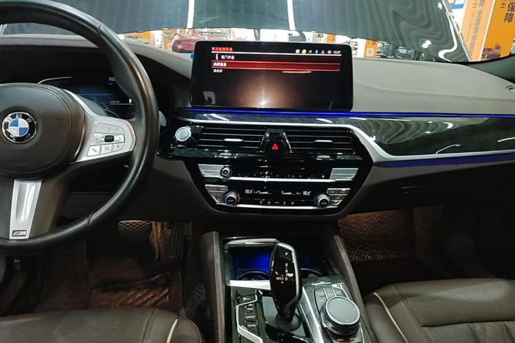 Used BMW 5 Series 2022 Restyled 525Li M Sport Package Audio And AC Panel