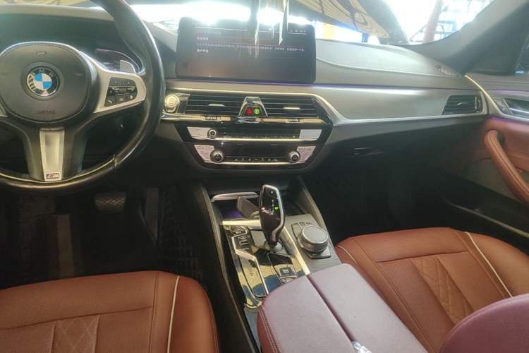 Used BMW 5 Series 2022 Restyled 530Li Leading Edition M Sport Package Audio And AC Panel