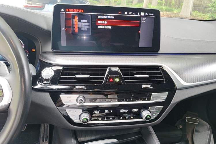 Used BMW 5 Series 2022 Second Facelift 530i Sport Line with M Sport Package Audio And AC Panel
