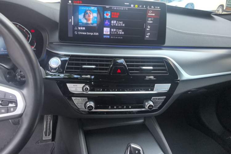 Used BMW 5 Series 2022 Second Facelift 525i M Sport Package Audio And AC Panel