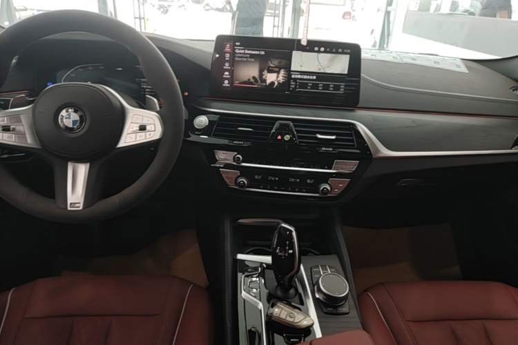Used BMW 5 Series 2022 Second Facelift 530Li Leading Edition M Sport Package Audio And AC Panel