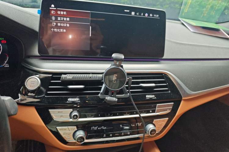 Used BMW 5 Series 2022 Second Facelift 525i M Sport Package Audio And AC Panel