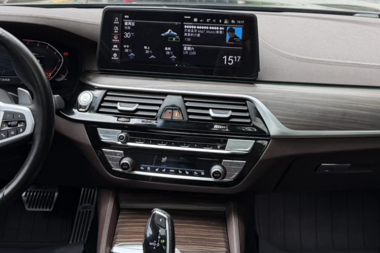 Used BMW 5 Series 2022 Second Facelift 530Li Luxury Version M Sport Package Audio And AC Panel