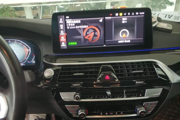 Used BMW 5 Series 2022 Second Facelift 525Li M Sport Package Audio And AC Panel