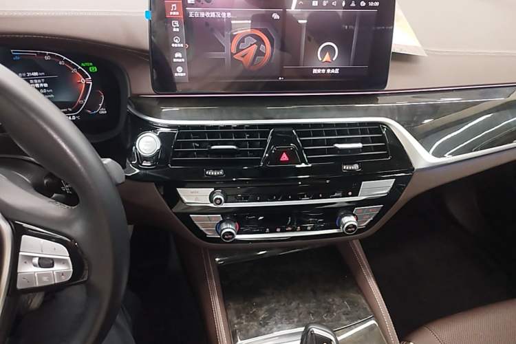 Used BMW 5 Series 2022 Second Facelift 525Li Luxury Package Audio And AC Panel