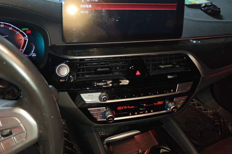Used BMW 5 Series 2022 Second Facelift 525Li M Sport Package Audio And AC Panel