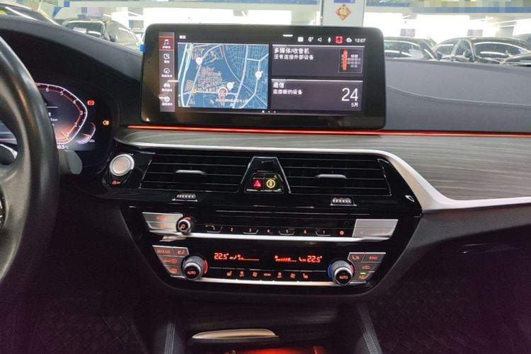Used BMW 5 Series 2022 Second Facelift 530Li Leading Edition Luxury Package Audio And AC Panel