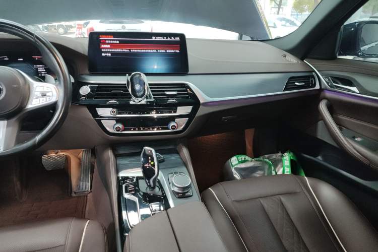 Used BMW 5 Series 2022 Second Facelift 530Li Leading Edition M Sport Package Audio And AC Panel