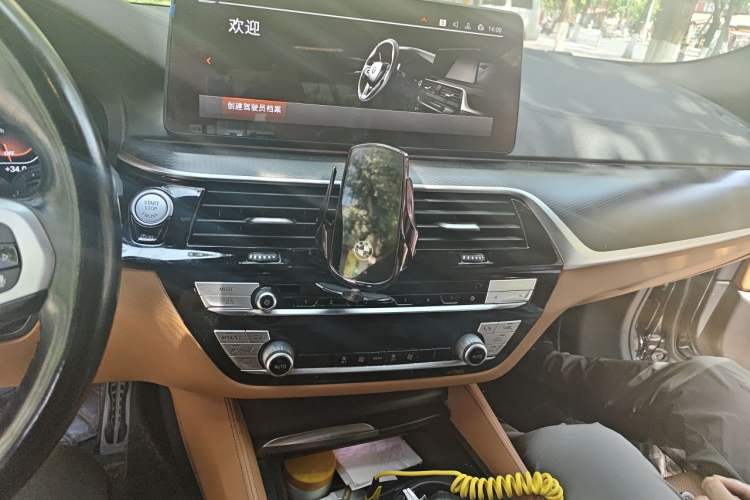 Used BMW 5 Series 2022 525i M Sport Package Audio And AC Panel