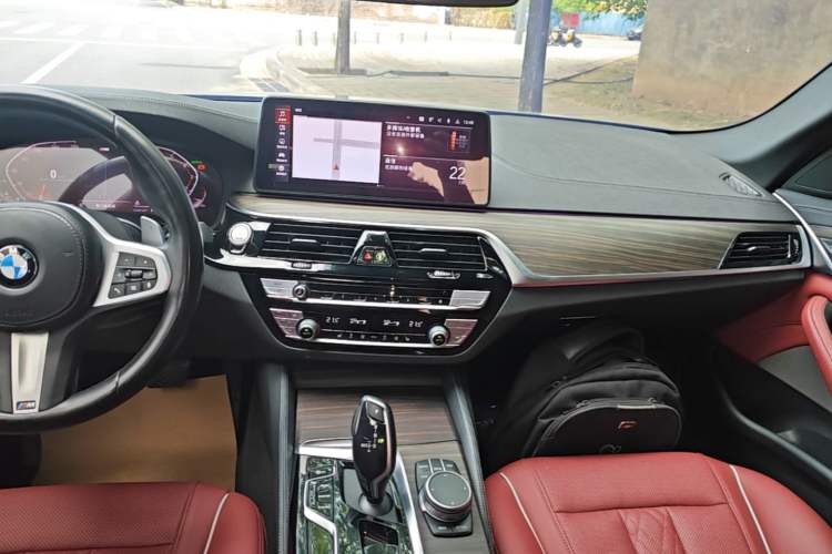 Used BMW 5 Series 2022 Restyled 530Li Leading Edition M Sport Package Audio And AC Panel