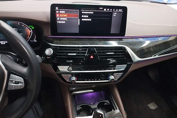 Used BMW 5 Series 2022 Second Facelift 525Li Luxury Package Audio And AC Panel