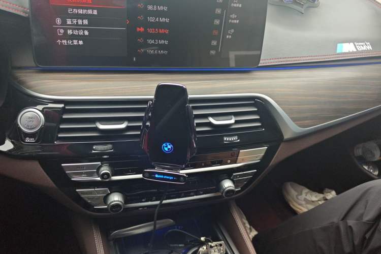 Used BMW 5 Series 2022 Updated 530Li Leading Edition Luxury Package Audio And AC Panel