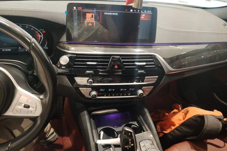 Used BMW 5 Series 2022 Second Facelift 525Li M Sport Package Audio And AC Panel