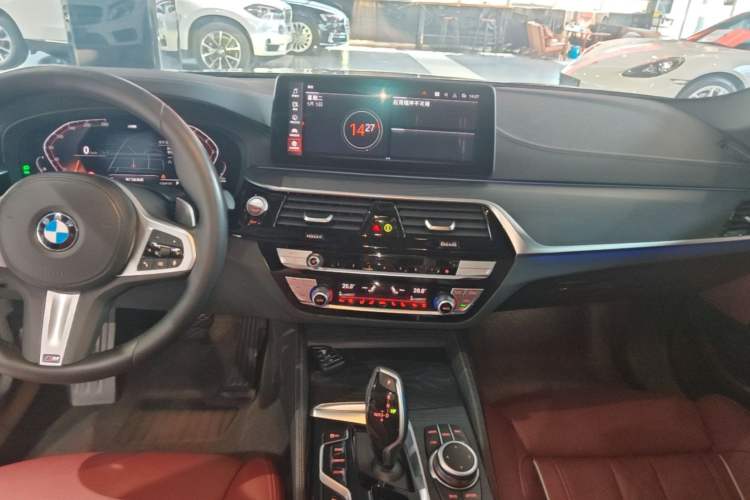 Used BMW 5 Series 2022 Second Facelift 530Li Luxury Version M Sport Package Audio And AC Panel