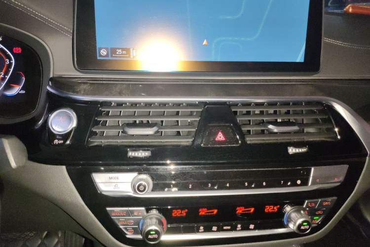 Used BMW 5 Series 2022 Restyled 525Li M Sport Package Audio And AC Panel
