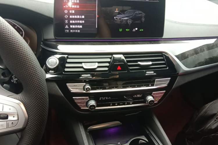Used BMW 5 Series 2022 Second Facelift 525Li M Sport Package Audio And AC Panel
