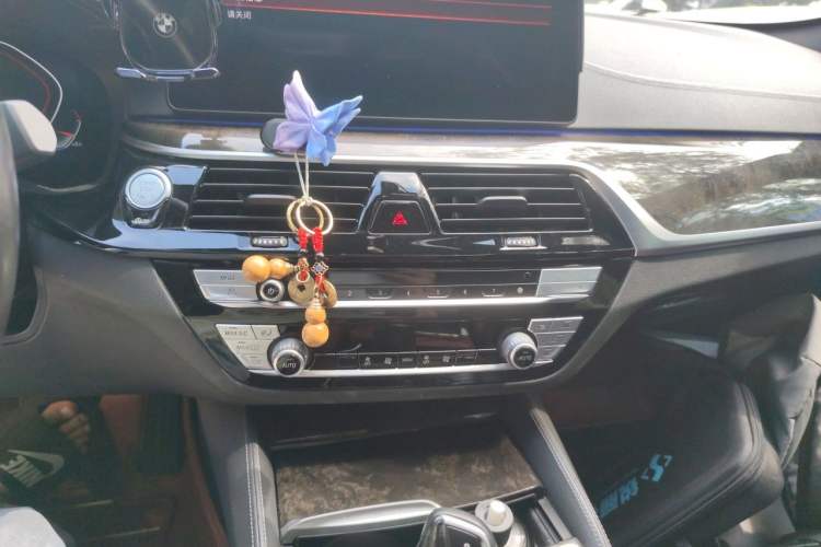 Used BMW 5 Series 2022 Restyled 525Li M Sport Package Audio And AC Panel