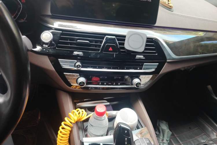 Used BMW 5 Series 2022 Restyled 525Li M Sport Package Audio And AC Panel