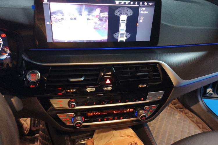 Used BMW 5 Series 2022 525i M Sport Package Audio And AC Panel