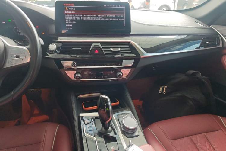Used BMW 5 Series 2022 Second Facelift 525Li M Sport Package Audio And AC Panel