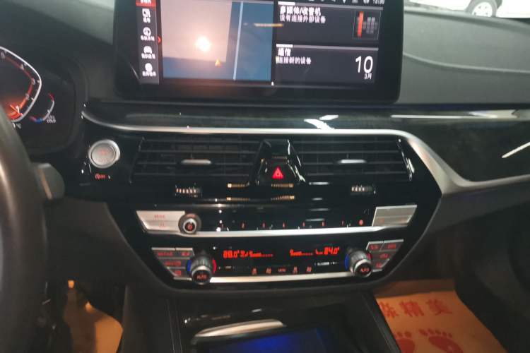 Used BMW 5 Series 2022 Restyled 525Li M Sport Package Audio And AC Panel