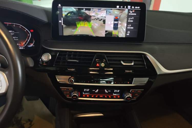 Used BMW 5 Series 2022 Revised Version 3 530Li Luxury Edition M Sport Package Audio And AC Panel