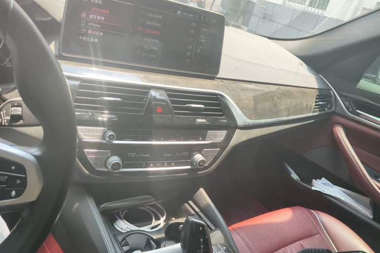 Used BMW 5 Series 2022 Second Facelift 525Li M Sport Package Audio And AC Panel