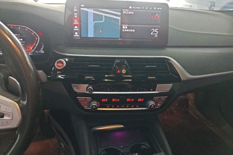 Used BMW 5 Series 2022 Second Facelift 530Li Leading Edition M Sport Package Audio And AC Panel