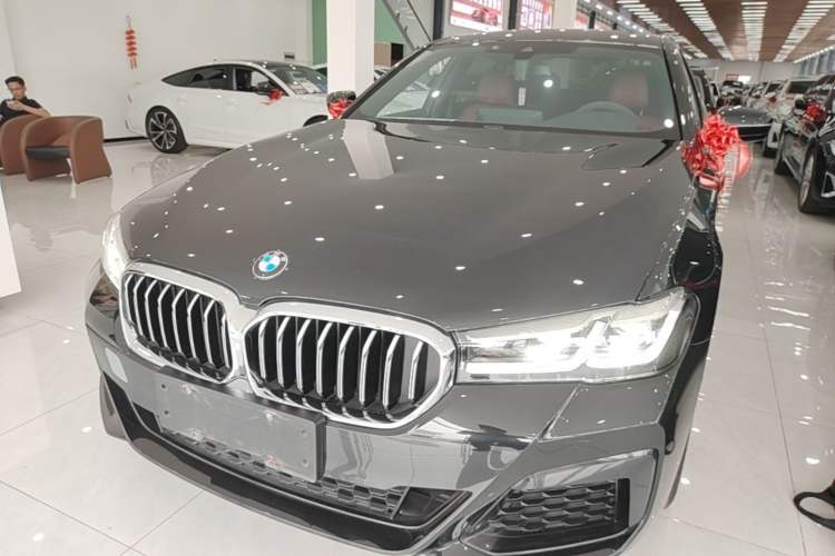 Used BMW 5 Series 2022 Second Facelift 530Li Leading Edition M Sport Package Guazi used car, China used car export, Used car for sale, Used BMW cars, Cheapest cars for sale