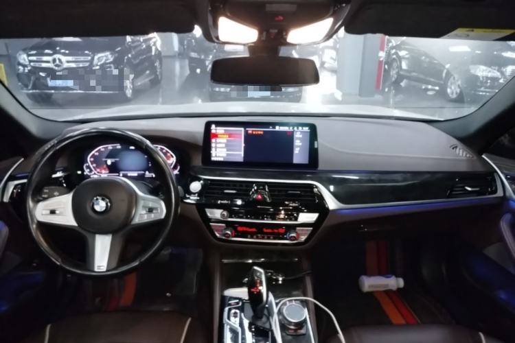 Used BMW 5 Series 2022 Second Facelift 525Li M Sport Package Center Console