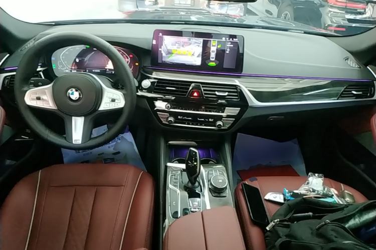Used BMW 5 Series 2022 Second Facelift 525Li M Sport Package Center Console