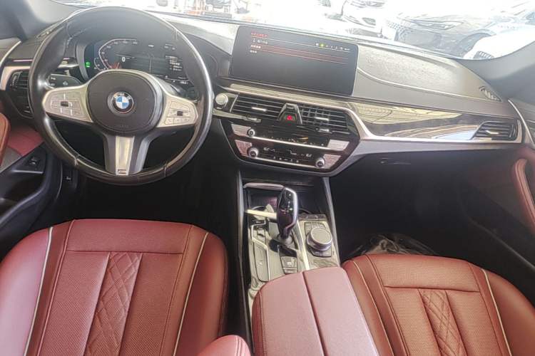 Used BMW 5 Series 2022 Second Facelift 525Li M Sport Package Center Console